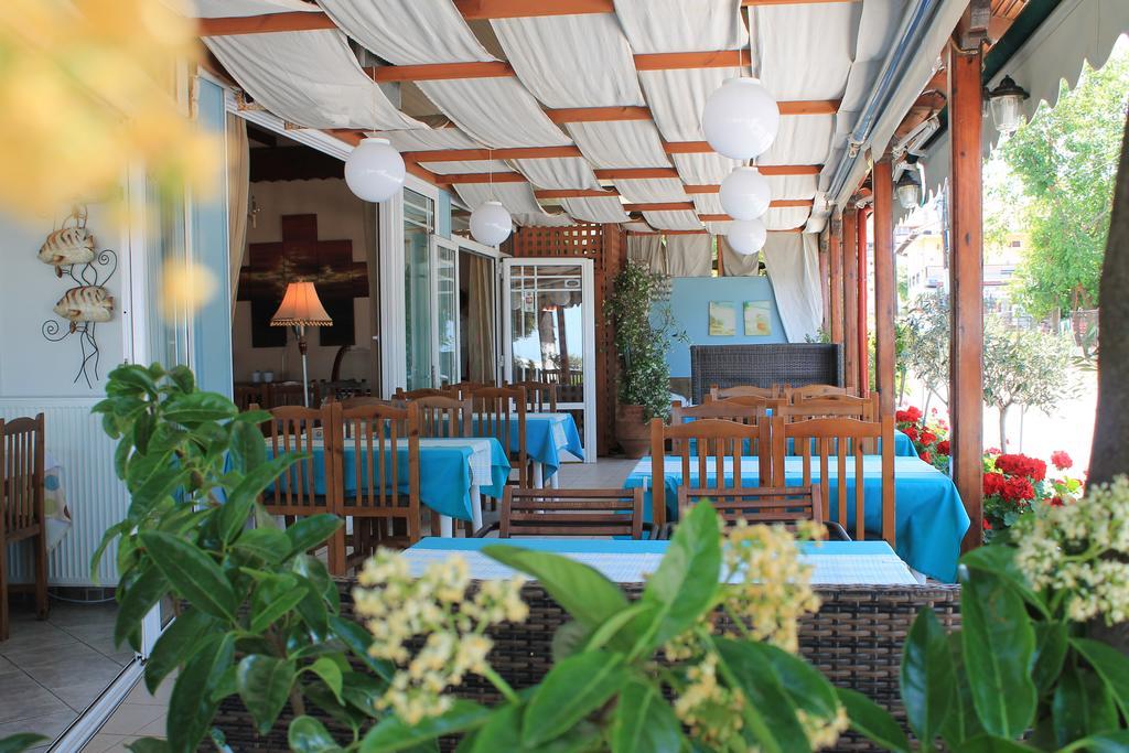 Xaris Hotel ปลาตาโมนาส ภายนอก รูปภาพ